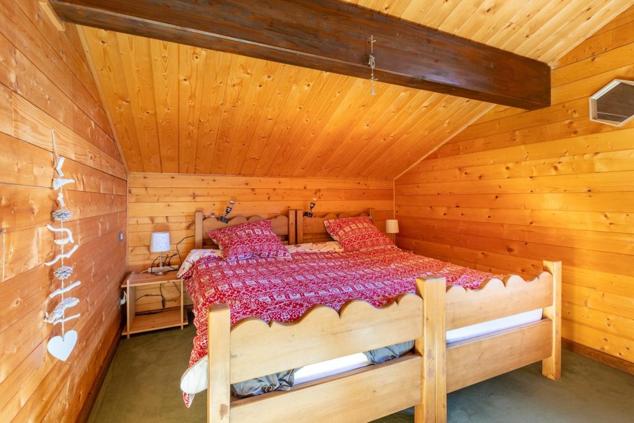 Chalet Les Tilleuls - Jolie Vue Montagne Et Lac Les Angles  Exterior foto